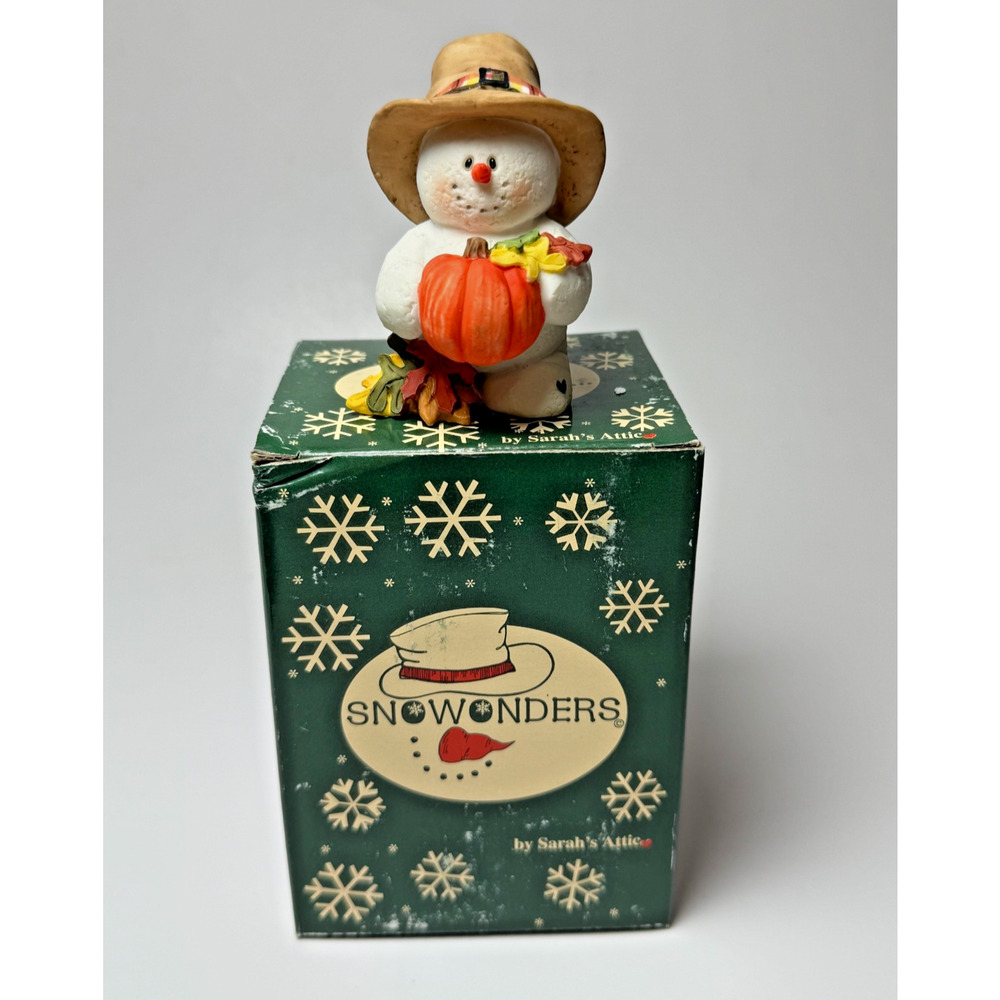 Snowonders by Sarah's Attic Snowman Figurine Pumpkin November Leif #6410 Box